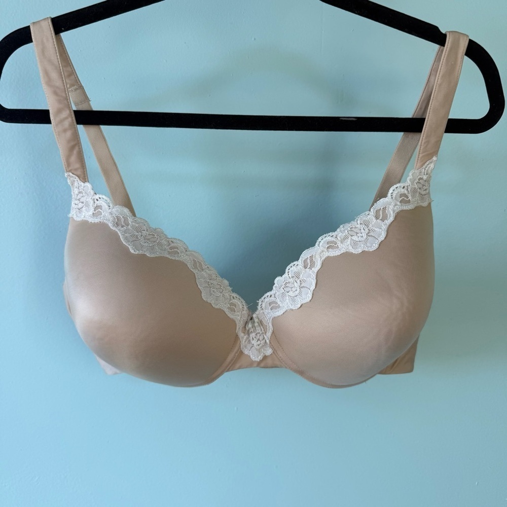 Maidenform Bra 40D Comfort Devotion Underwire Padded Molded Cups